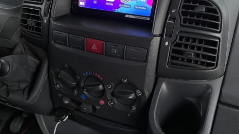 Eura Mobil – Spacious, 6-person family camper from 2003