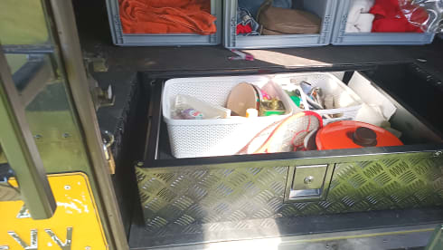 2p Land Rover rooftop from 2001