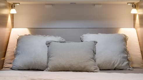 Luxe ruime Adria camper  – Luxurious Spacious Adria camper 