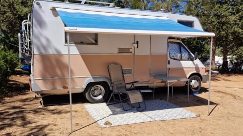 Camper Lua – 5p Ford alcove uit 1999