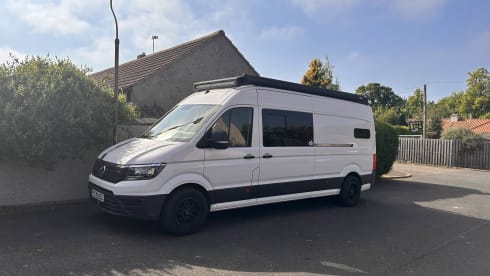 Big Easy – Stunning 4 Berth Custom VW Crafter (2024)