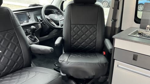 Lily – Lily - T6.1 Adventure Transporter