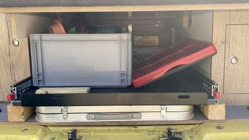 Mr.Yellow – VW T5.2 2.0TDI 