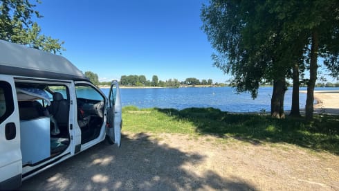 Fishbowl 🐟 – Cosy lil van for your xmas trip 