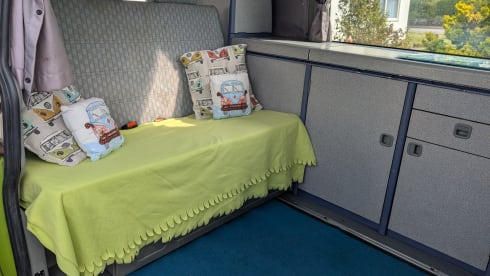 Daisy – 4 berth Volkswagen T4 California westfalia 1993