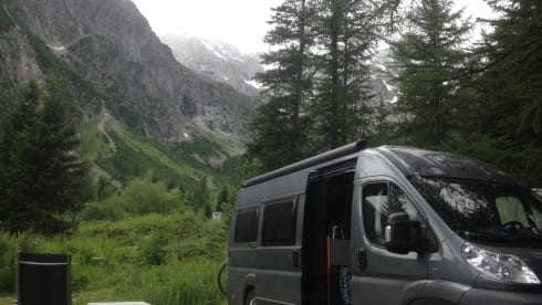 Bussy – Super cool bus camper che riporta la "libertà" a portata di mano!