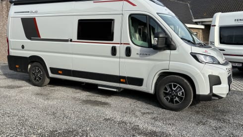 Pol – luxurious long bus camper!