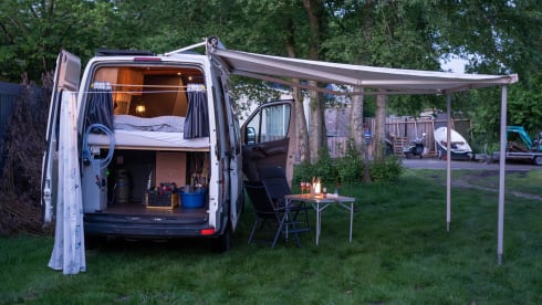 Horizon – Adventurous off-grid bus camper, fully equipped (length bed)