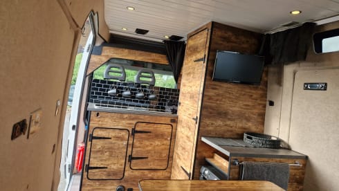 Stag – OFF-GRID 2 berth Shower Kitchen Heating - bedding included - Campervan 2016