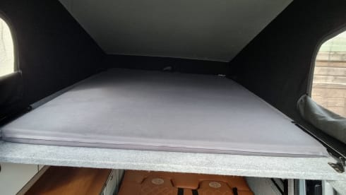 Tommie – 4 person VW, near Airport & major motorways! LWB, PopTop roof + loads more!