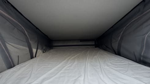 Full House – Dethleffs 4-person campervan, full-option from 2026