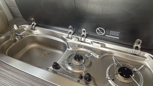 Daisy – 4 berth Volkswagen campervan from 2016