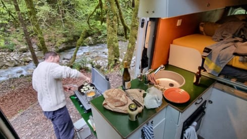 2p Mercedes-Benz bus from 2012