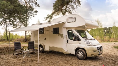 Mobile home with 6 sleeping places - My home is where my camper is