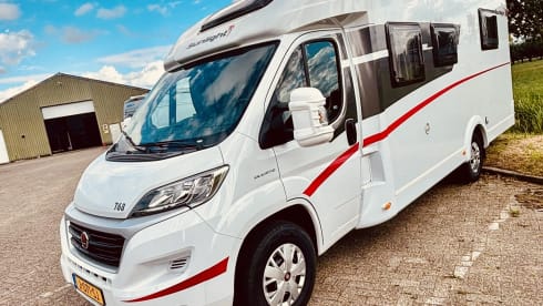 Very luxurious and spacious Adria Matrix family camper (max. 5 pers.).