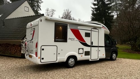 Bart Lola – 4p Bürstner semi-integrated uit 2016