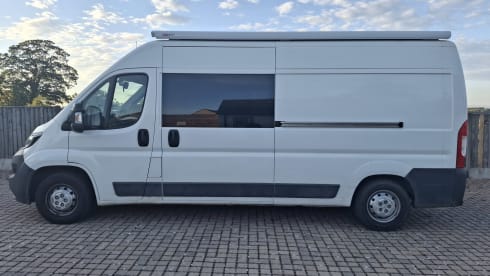 Carly – 2 berth Peugeot campervan from 2017