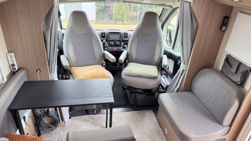 Camper FIER – Spacious 2/3 person Camper (Carado T447) from 2018 with standing height 2.08m