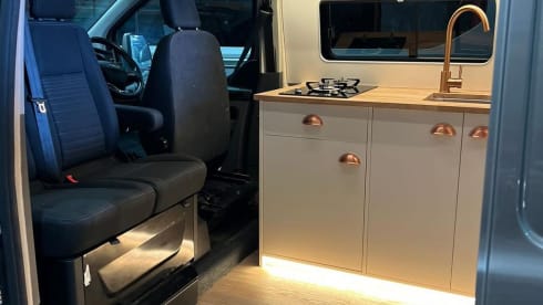 Moët  – Luxury compact campervan 