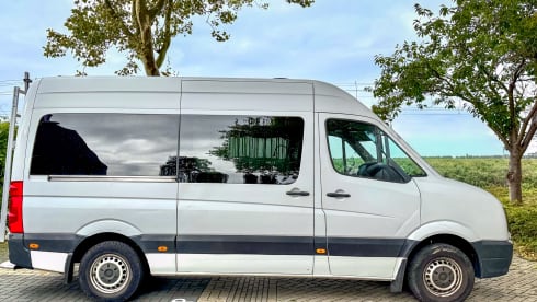 Luna, jouw compacte huis op wielen vol vrijheid! – 2p Volkswagen bus from 2013