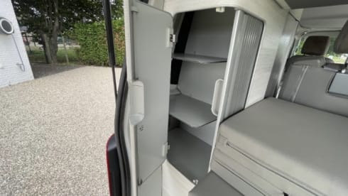 Candy White Supertramp – VW California Coast 4 pers. Vending machine.