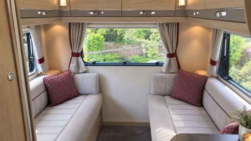 Camping-car Peugeot semi-intégré 6 couchages de 2018
