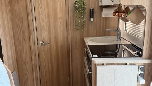 Lusia 🚐 – 4-Berth Bessacarr 424 Automatic Motorhome – 4 berth Fiat semi-integrated from 2018