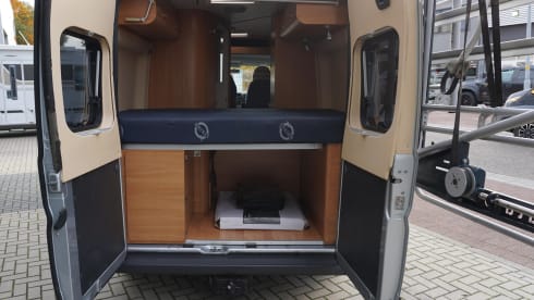 2p Sun Living bus uit 2009