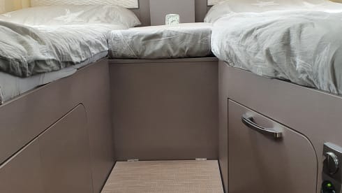 Very luxurious Bürstner Lyseo Harmony Line