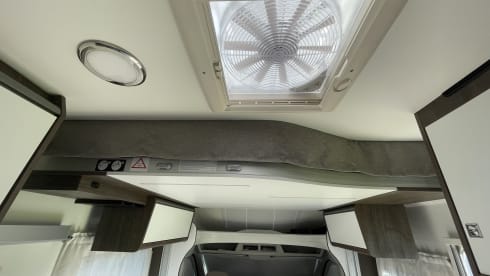 ZENMOBIEL – Neuer Camper Benimar Cocoon 468 in Top-Zustand!!! 