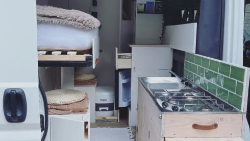 Off-grid 2-person campervan 