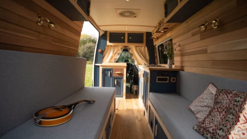 Quincy – Boutique hotel vibes in a stylish off-grid camper