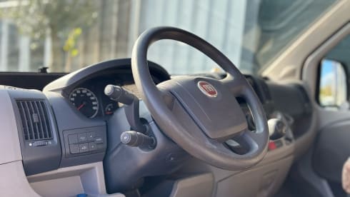 4p Fiat bus uit 2011