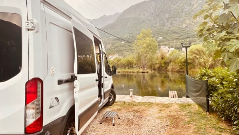 Paule – Get into your VanLife experience with our Paule!