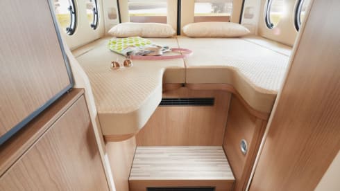 2p Malibu bus from 2023