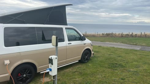 🤎 NOVA 🤎 – 4 berth Volkswagen campervan from 2019