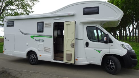 Max – Travel pleasure and freedom rent: mobile home for 5 people