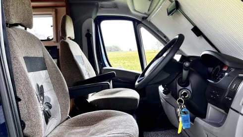 Molly – 6 berth Swift alcove from 2011