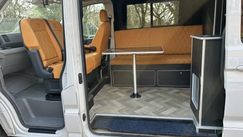 Doogle – 5 berth Vw Crafter campervan lwb