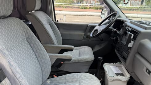 4-seater Volkswagen bus from 1992