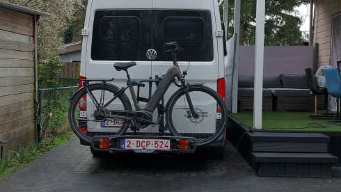 White Beauty – 2p Volkswagen bus uit 2022