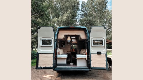 CLAY & GRACE - home away from home – 2-person Knaus bus camper from 2019 - with special design