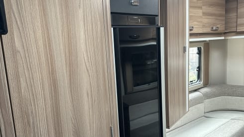 Jemima – 5 Berth Swift Escape 674 Motorhome (2021)