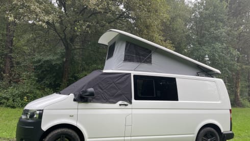 Mammoet – 4p Volkswagen campervan uit 2014