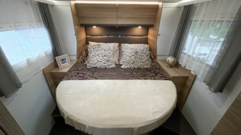 A comfortable, beautiful and light camper ADRIA SONIC PLUS 700 DC EURO 6