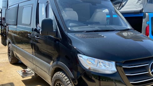 Batvan – Grote luxe Hymer-camper met 5 slaapplaatsen uit 2021