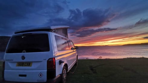 Mork! – Live the van-life dream. Fully equipped VW T6 