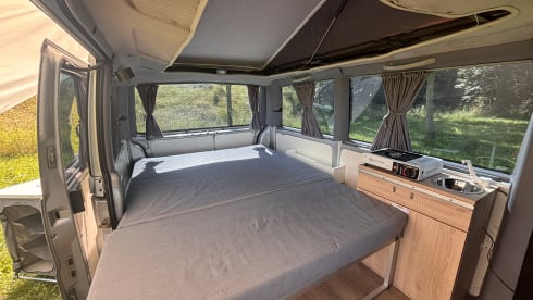 Danny de Vito – Mercedes-Benz Vito camper van 