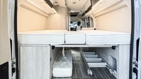 4p volledig uitgeruste campervan - NIEUW!