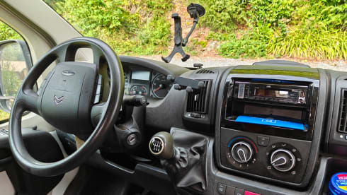 2p Citroën bus uit 2012